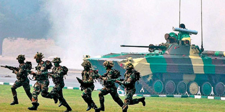 India despliega 36,000 tropas en la disputada frontera del Himalaya