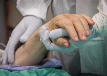 Coronavirus en Israel: Joven de 19 años se convierte en la víctima más joven