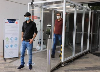 El túnel de desinfección hecho en Israel promete una mayor seguridad para las multitudes