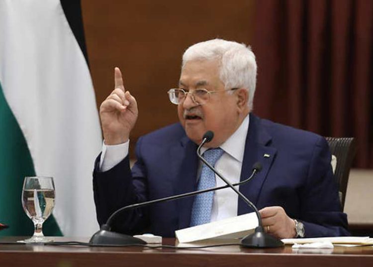 A diferencia de muchos partidos palestinos, la Autoridad Palestina ha evitado comentar un artículo publicado la semana pasada por el embajador de los Emiratos Árabes Unidos en los Estados Unidos, Yousef Al-Otaibi, en Yediot Aharonot.