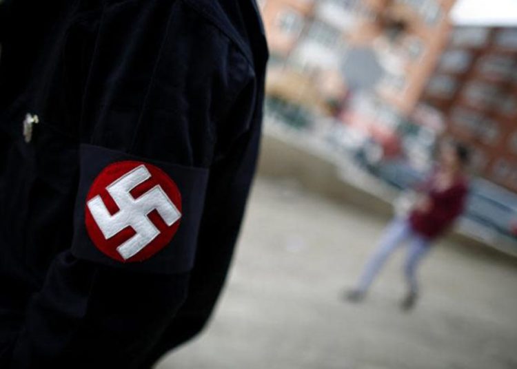 Un nuevo informe publicado el domingo por el grupo judío británico Community Security Trust (CST) explora el “escandaloso alcance de la incitación al terror y el odio antijudío creado y difundido por los extremistas de derecha en los medios sociales”.
