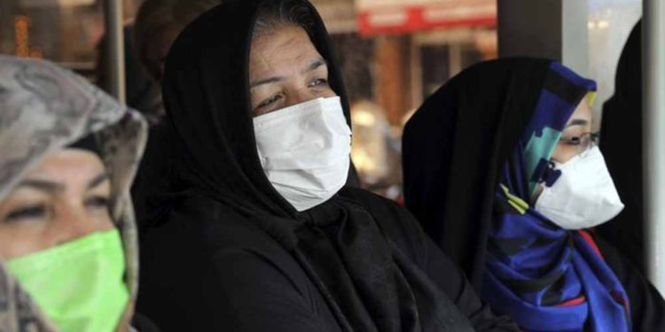 El domingo, Irán informó de más de 100 nuevas muertes en un solo día a causa del nuevo coronavirus, por primera vez en dos meses.