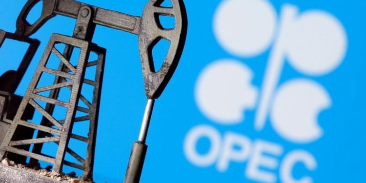 El panel de la OPEP+ discutirá el cumplimiento de los recortes de producción de petróleo