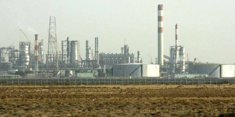 Arabia Saudita y Kuwait reanudan producción en enorme yacimiento de petróleo compartido