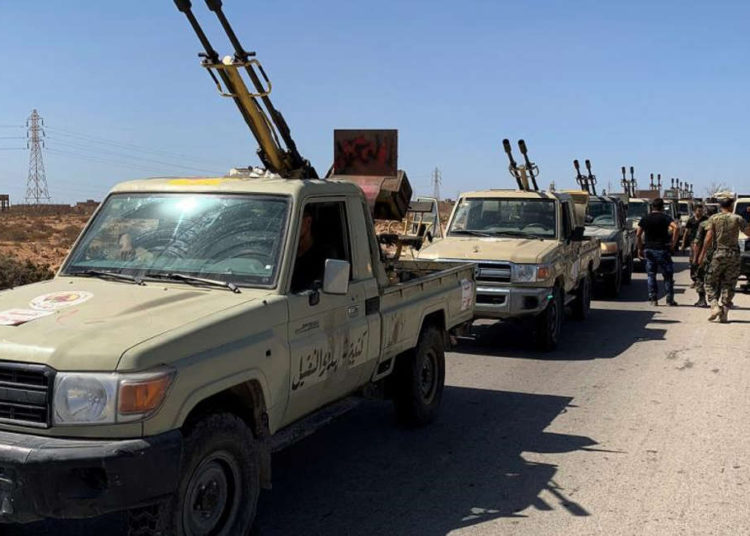 Combatientes apoyados por Turquía se dirigen a la Sirte de Libia mientras se avecina la batalla