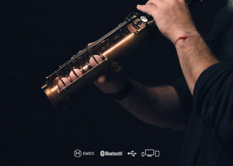 Startup israelí desarrolla Emeo: el saxofón digital de práctica