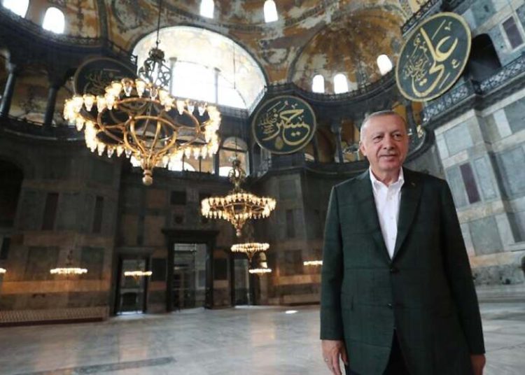 La decisión de Erdogan de convertir a Santa Sofía en una mezquita es un signo de debilidad