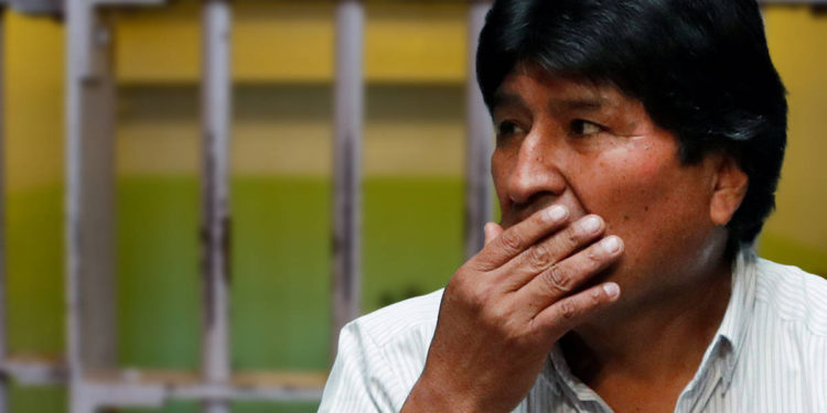 Evo Morales acusado de terrorismo con orden de captura