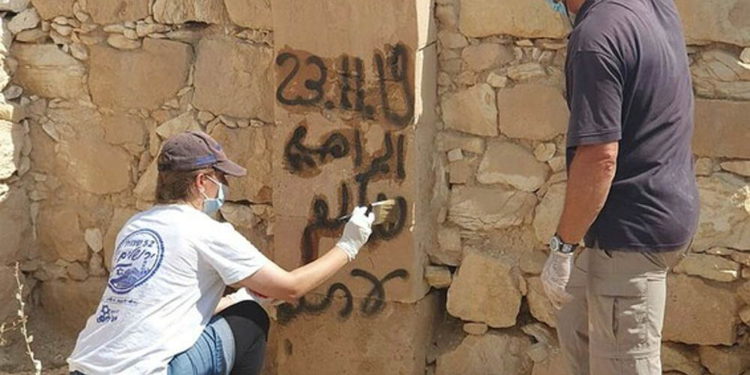 Israelíes ayudan a renovar sitio arqueológico de 2.000 años de antigüedad en Yeroham
