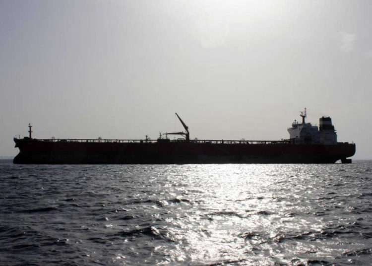 Ministros árabes advierten sobre desastres por derrame de petróleo en el Mar Rojo
