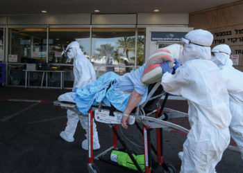 Médico israelí reinfectado con coronavirus 3 meses después de recuperarse