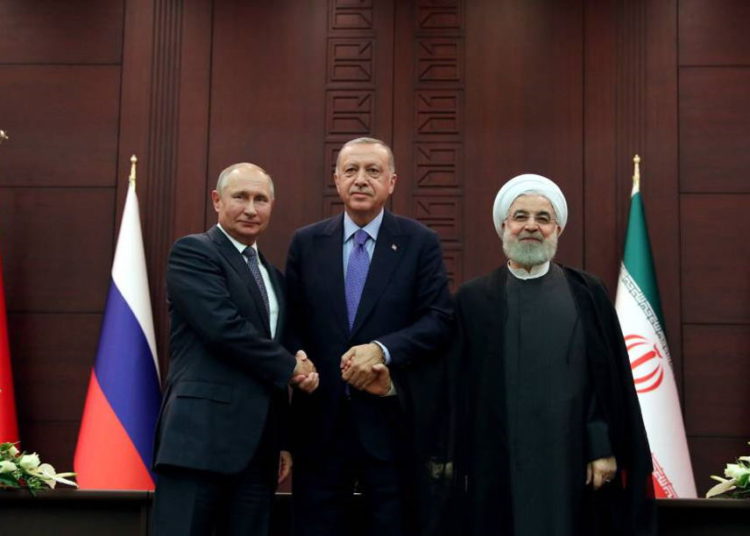 Rusia, Turquía e Irán coordinan los esfuerzos contra Estados Unidos en Siria