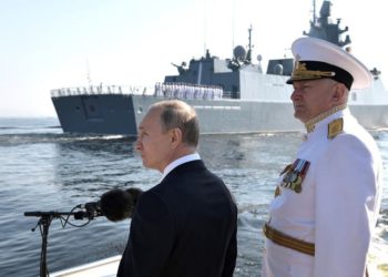 Putin: El buque británico cerca de Crimea buscaba probar la respuesta militar rusa