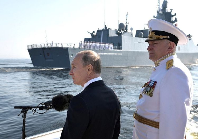 Putin: El buque británico cerca de Crimea buscaba probar la respuesta militar rusa