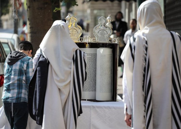 Israel podría aliviar las restricciones en las sinagogas antes de Tisha b'Av