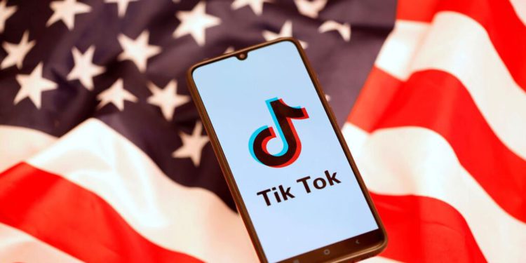 Estados Unidos evalúa prohibir TikTok y otras aplicaciones chinas
