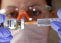 Vacuna contra la COVID-19 fabricada en Rusia podría distribuirse en agosto