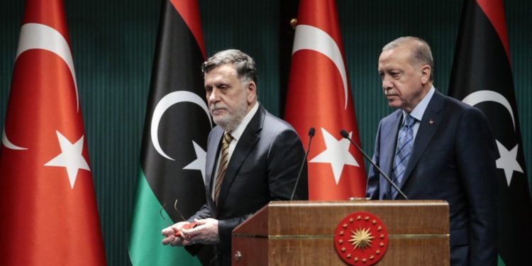 Turquía chantajeó a Libia para obtener derechos de energía