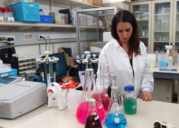 Científicos Israelíes convierten residuos en desinfectante de manos