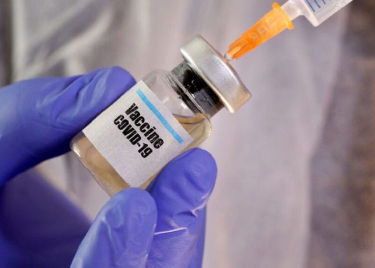 EE.UU. empezará a producir vacunas contra la COVID-19 a finales del 2021