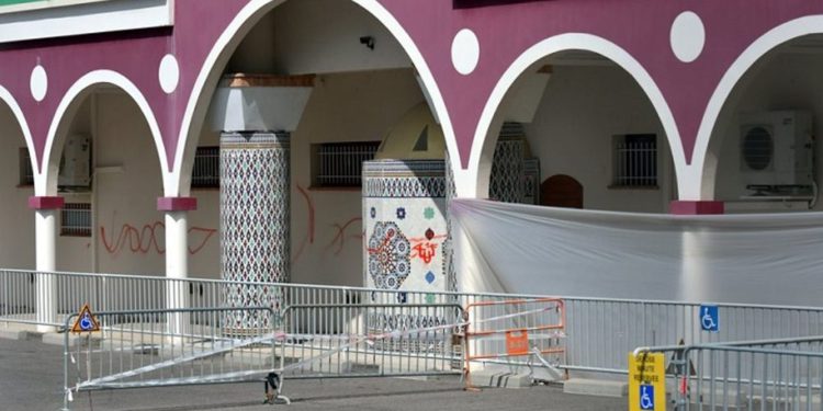 Pintan esvástica en una mezquita en el suroeste de Francia