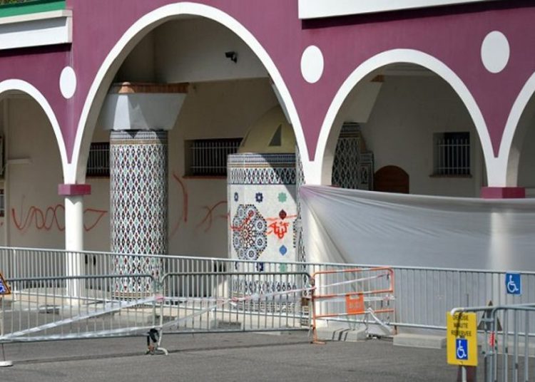Pintan esvástica en una mezquita en el suroeste de Francia