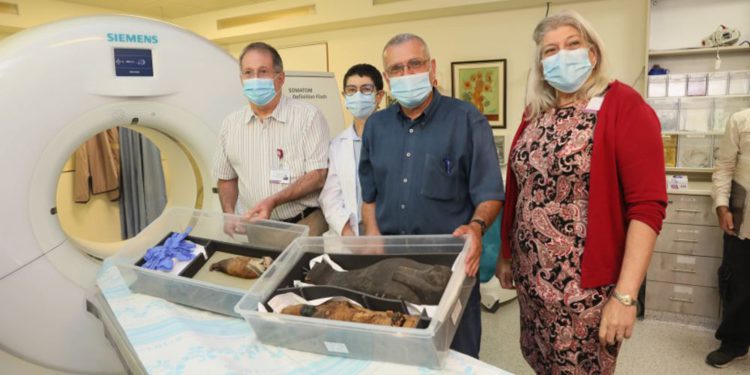 Hospital israelí escanea momias de hace 2 500 años de antigüedad