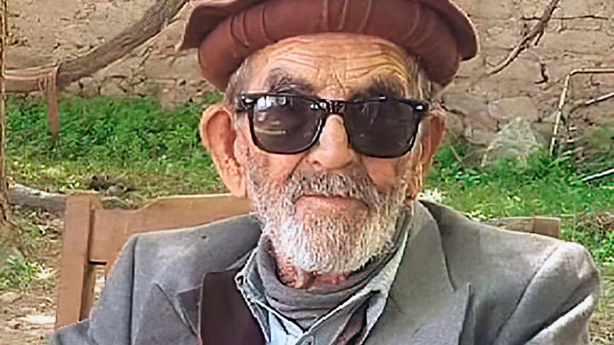 Hombre paquistaní de 103 años sobrevive a la COVID-19