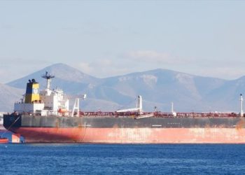 ¿Cómo un petrolero y su tripulación que “desapareció” durante 10 días terminó en Irán?