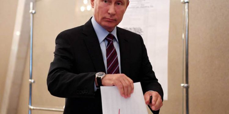 Rusos le conceden a Putin extender su mandato hasta el 2036