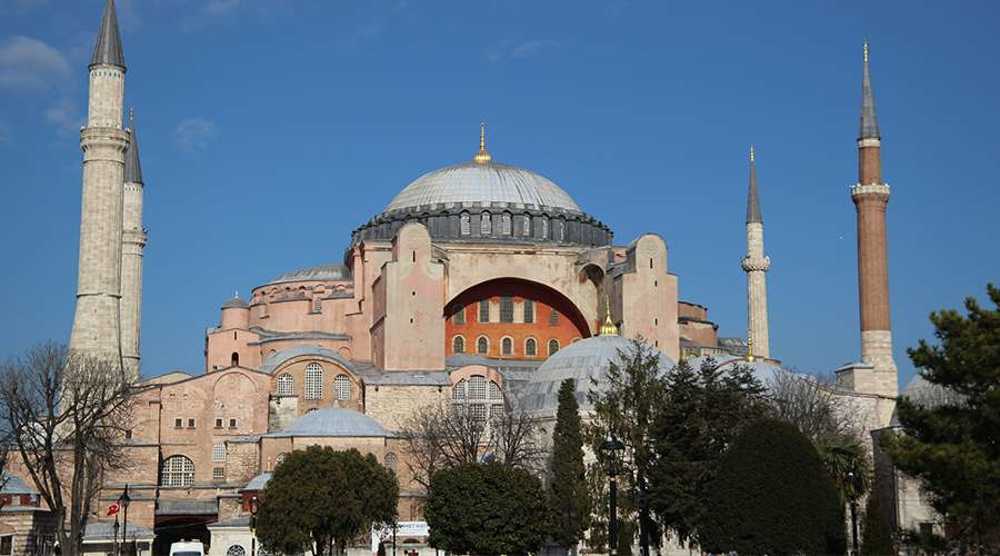 Erdogan convierte la antigua catedral de Santa Sofía en una mezquita