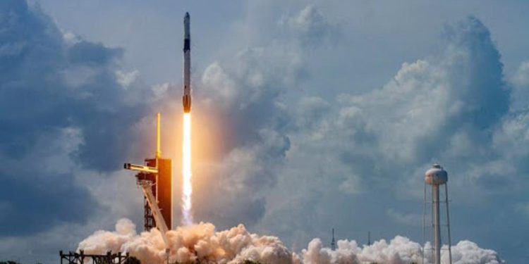 SpaceX lanza primer satélite militar de Corea del Sur
