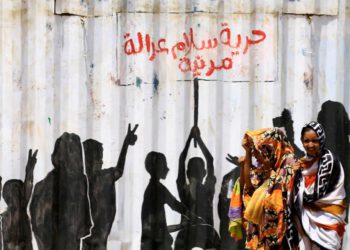Sudán prohíbe mutilación genital femenina y legaliza el alcohol para los no musulmanes