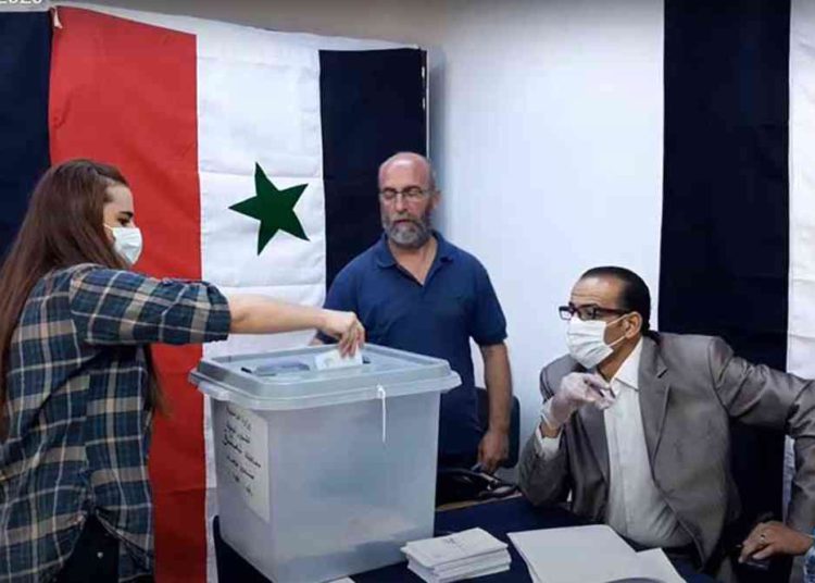 Sirios votan por nuevo parlamento bajo protocolos de COVID-19