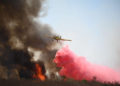 Israel lucha desde el cielo contra los incendios causados por Gaza