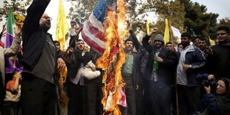 Irán pide la destrucción de Estados Unidos para “salvar al mundo”