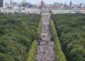 Neonazis protestan en Berlín contra las restricciones por el coronavirus