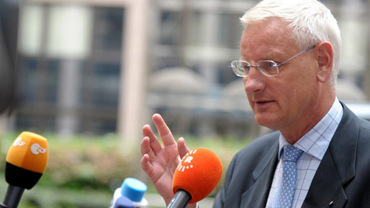 Ex primer ministro de Suecia critica la oferta de ayuda israelí a Líbano