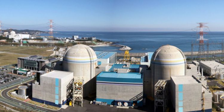 Emiratos Árabes Unidos pone en marcha la primera planta nuclear del mundo árabe