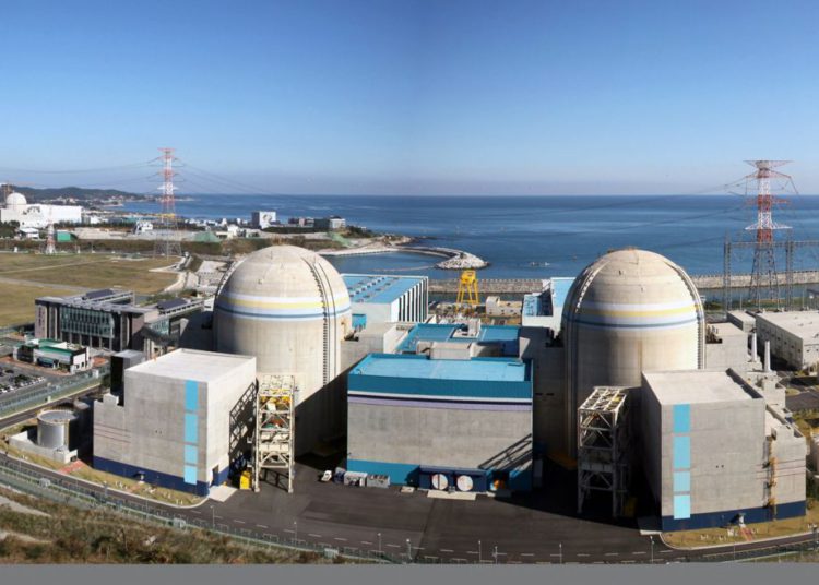 Emiratos Árabes Unidos pone en marcha la primera planta nuclear del mundo árabe