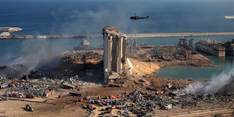 Beirut conmemora un año desde la explosión del puerto en medio de ira y luto