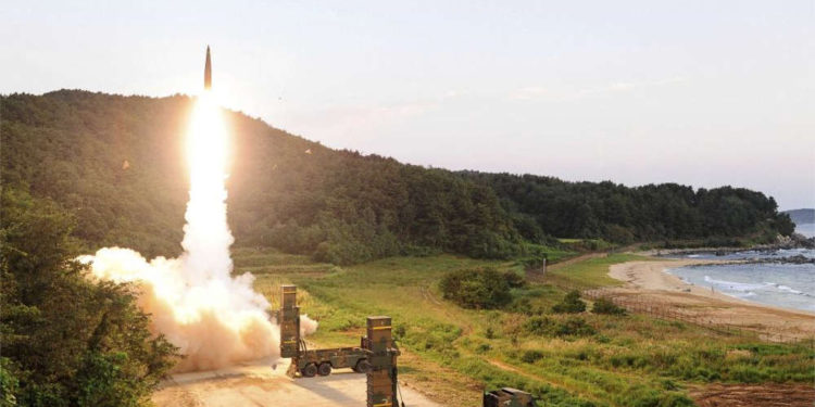 Corea del Sur prueba lanzamiento de nuevo misil balístico Hyunmoo-4