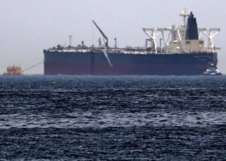 Irán limpia el derrame de petróleo en la región norte del Golfo