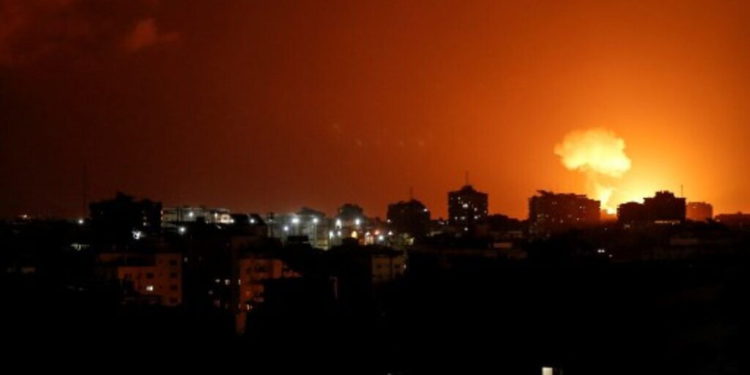 Israel atacó objetivos de Hamas en Gaza tras ataque con cohete