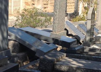 Más de 30 lápidas dañadas en cementerio judío de Sudáfrica