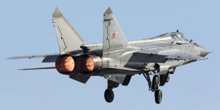 MiG-31 de Rusia intercept avión espía noruego sobre el Mar de Barents