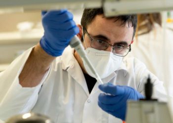 Centro médico de Israel desarrolla test para covid-19 en dos minutos