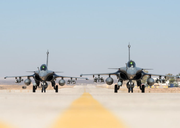 La India utiliza llegada de nuevos aviones de combate Rafale para advertir a China