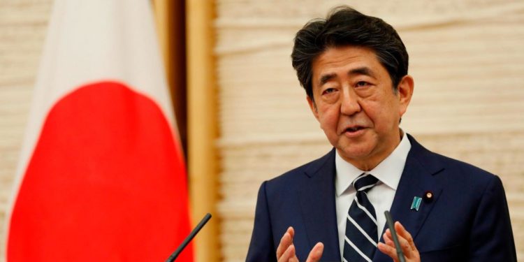 Shinzo Abe, el primer ministro de Japón, renuncia por razones de salud