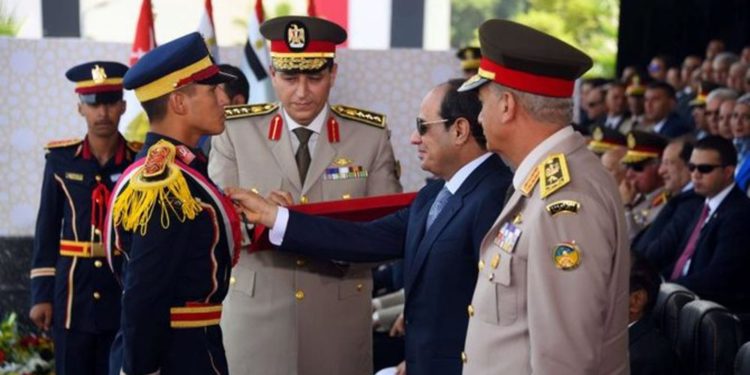 Sisi pide al ejército de Egipto que se prepare en medio de la crisis de Libia